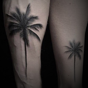 严先生和女友的情侣棕榈树纹身