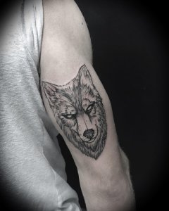做印刷厂的焦先生大臂狼纹身图案