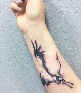 小臂白鹤纹身图案